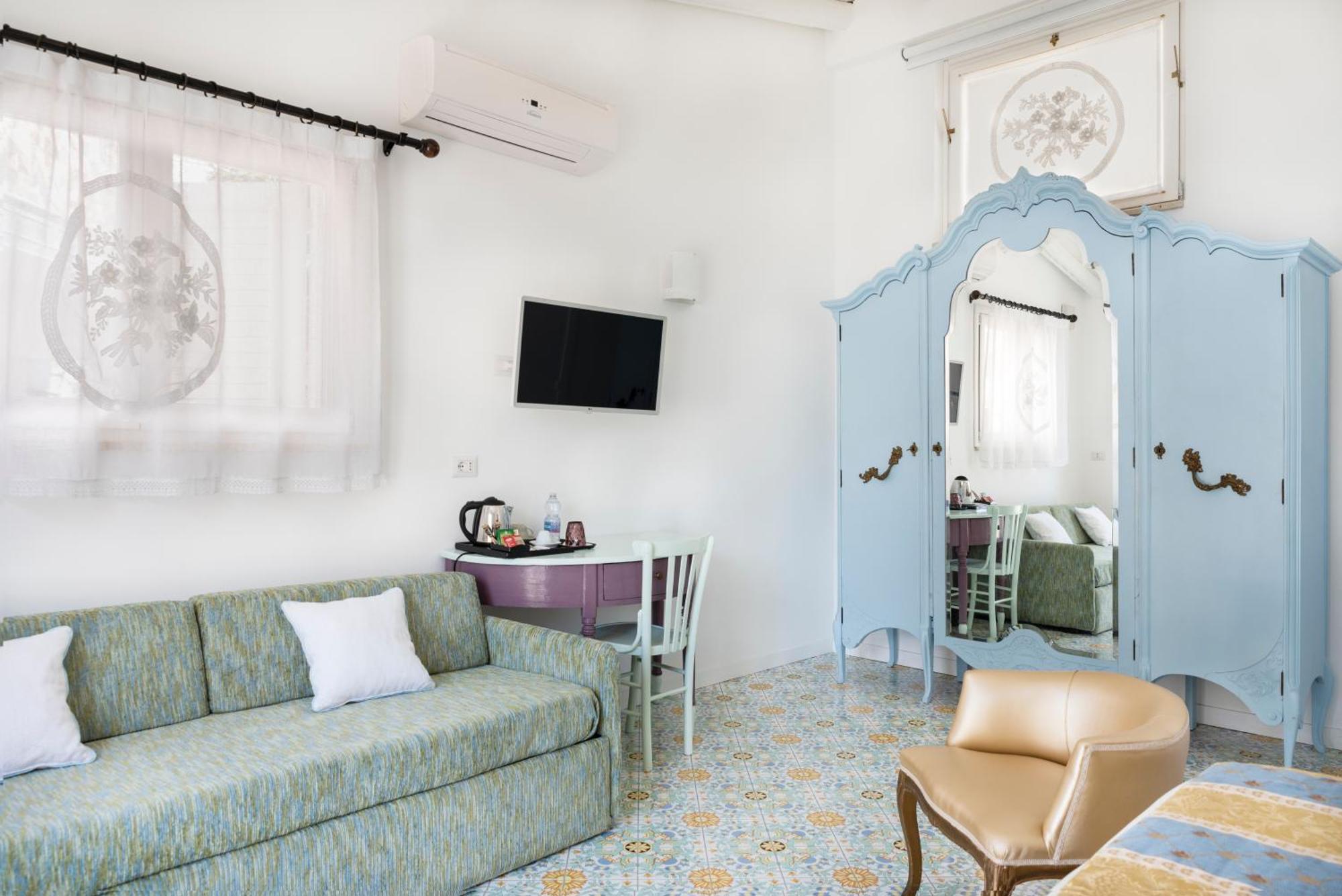 La Foresteria Di Maestina บาร์เชลโลนา-ปอซโซ ดี กอตโต ภายนอก รูปภาพ