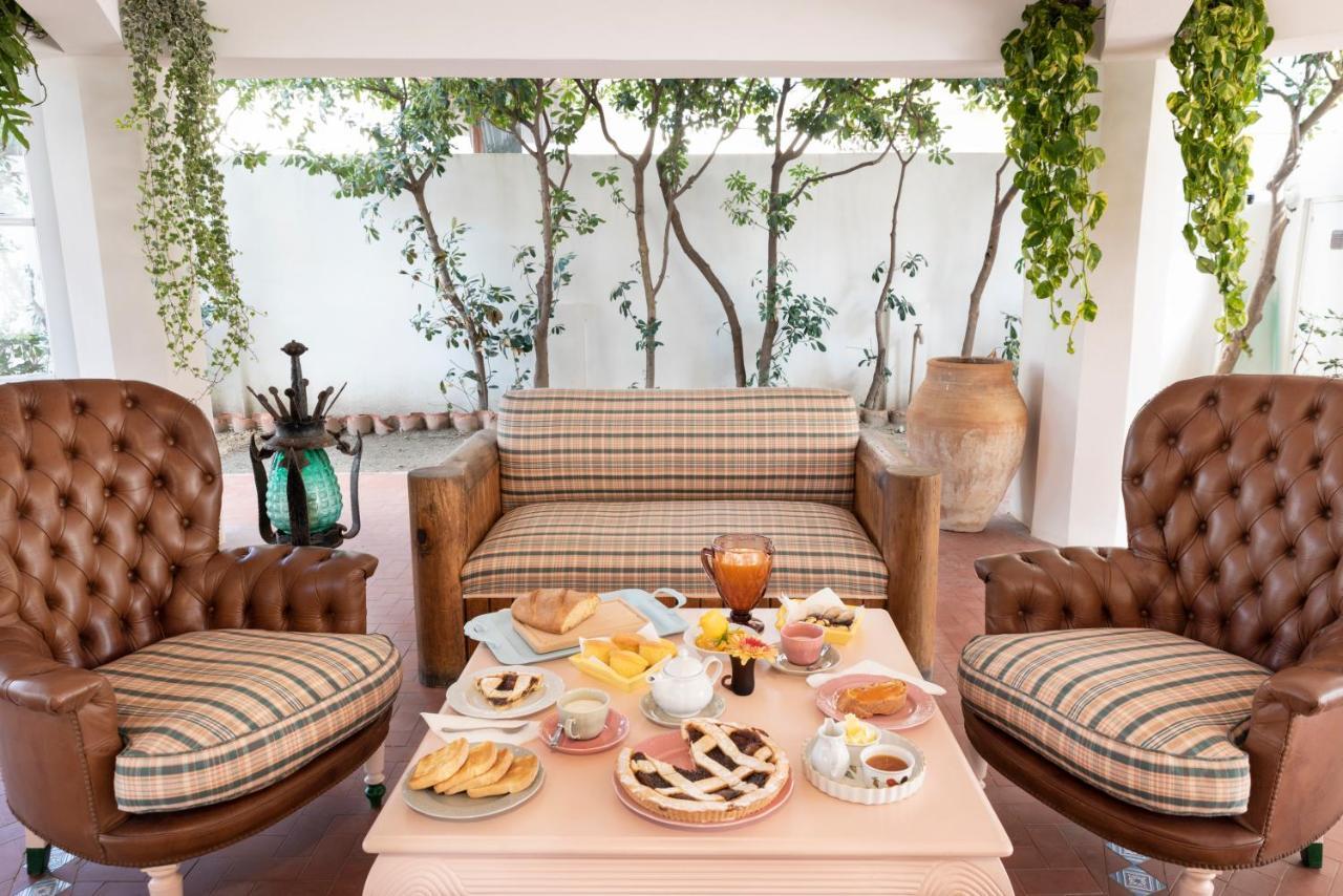 La Foresteria Di Maestina บาร์เชลโลนา-ปอซโซ ดี กอตโต ภายนอก รูปภาพ